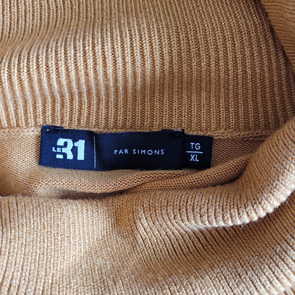 Simons, Le 31 brand, NWOT gold breathable turtleneck. Viscose and nylon. US XL - Picture 10 of 11